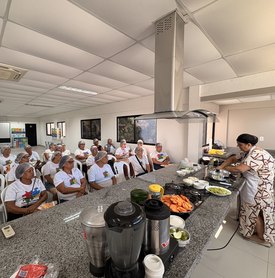 Usuárias do Cras Sônia Sampaio participam de oficina de alimentos