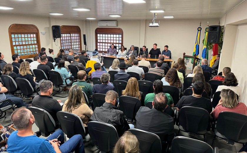 Prefeito de Gramado, Nestor Tissot, detalha conquistas e investimentos em coletiva de imprensa