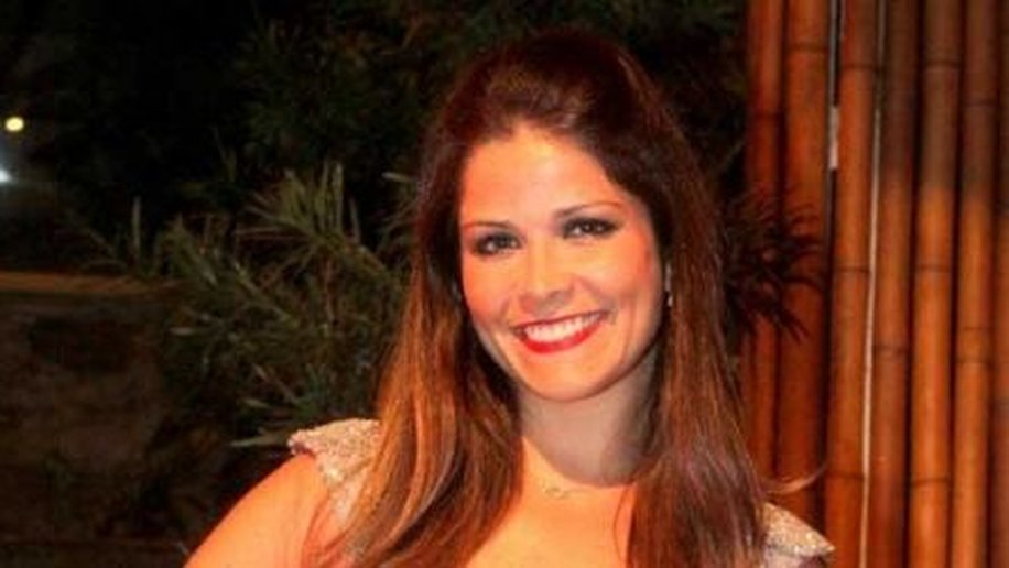 Samara Felippo comemora volta à TV
