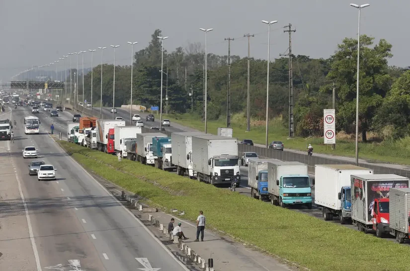 Lei garante frete mínimo no transporte de cargas; saiba o que muda