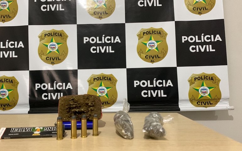 Após troca de tiros, bandidos fogem e polícia apreende droga e munições no Benedito Bentes