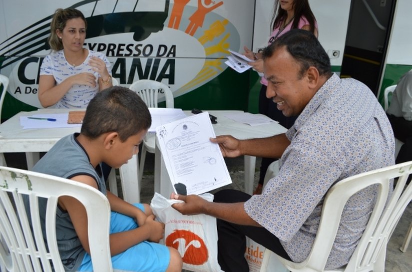 Expresso da Cidadania atende moradores de Canapi, Inhapi e Mata Grande