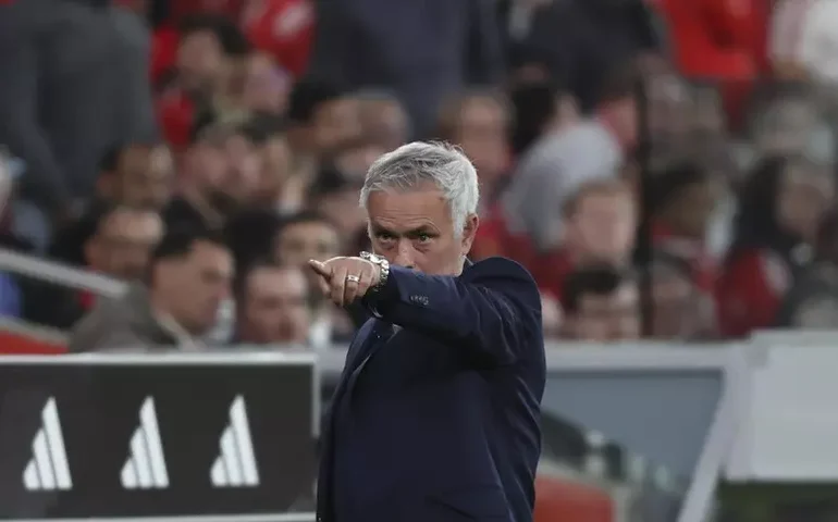 Real Madrid anuncia retorno de Mourinho após mais de uma década