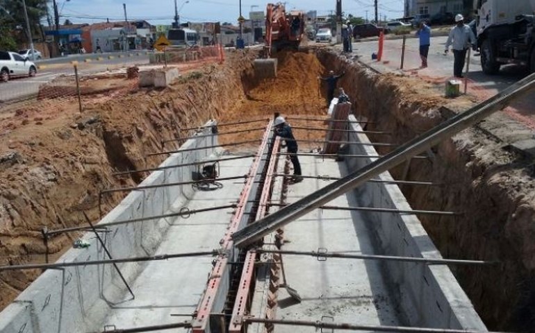 Em ritmo o acelerado, conclusão para obras de viaduto de Jacarecica está prevista para 90 dias