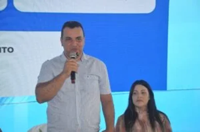 Prefeito Allan de Jesus anuncia entrega inédita de fardamento para profissionais da rede municipal de ensino