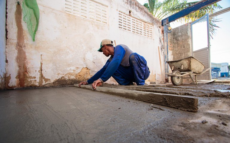 Mercado do Jaraguá avança na construção da praça de alimentação provisória