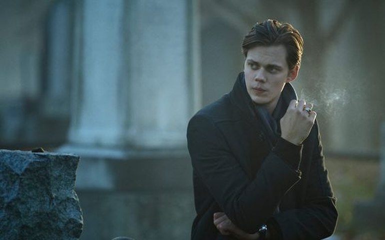 Nova versão de 'O Corvo' quer falar de amor, mas o melhor é a pancadaria