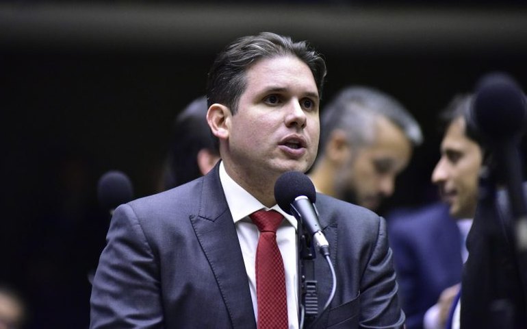 Hugo Motta: deputados não vão ficar 'nenhum segundo longe' da agenda da responsabilidade fiscal