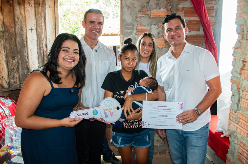 Na Semana do Bebê, prefeito Marcelo Beltrão homenageia José Guilherme, o Bebê Prefeito 2025