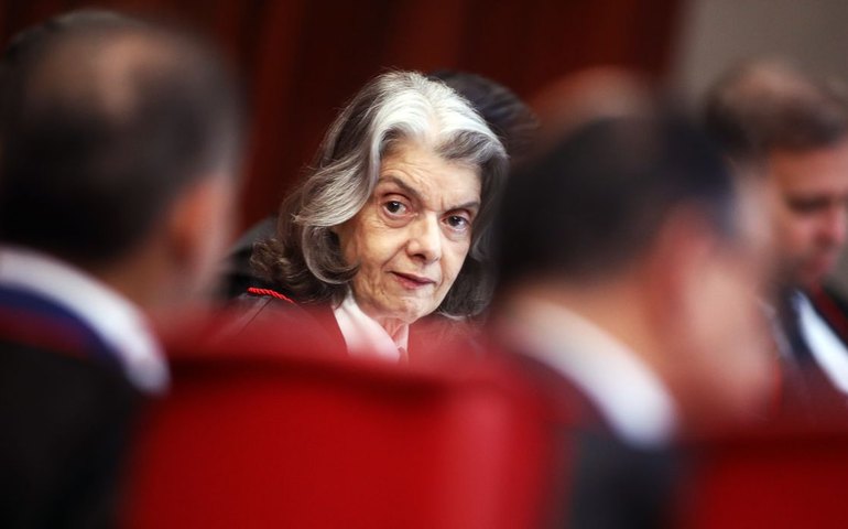Cármen Lúcia antecipa eleição para sucessão no TSE