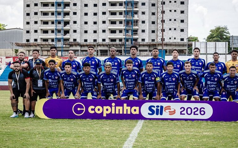 Ônibus do Águia de Marabá Sub-20 colide e preparador físico morre