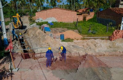 Projeto Estrutura Alagoas leva saneamento para municípios do Litoral Norte 