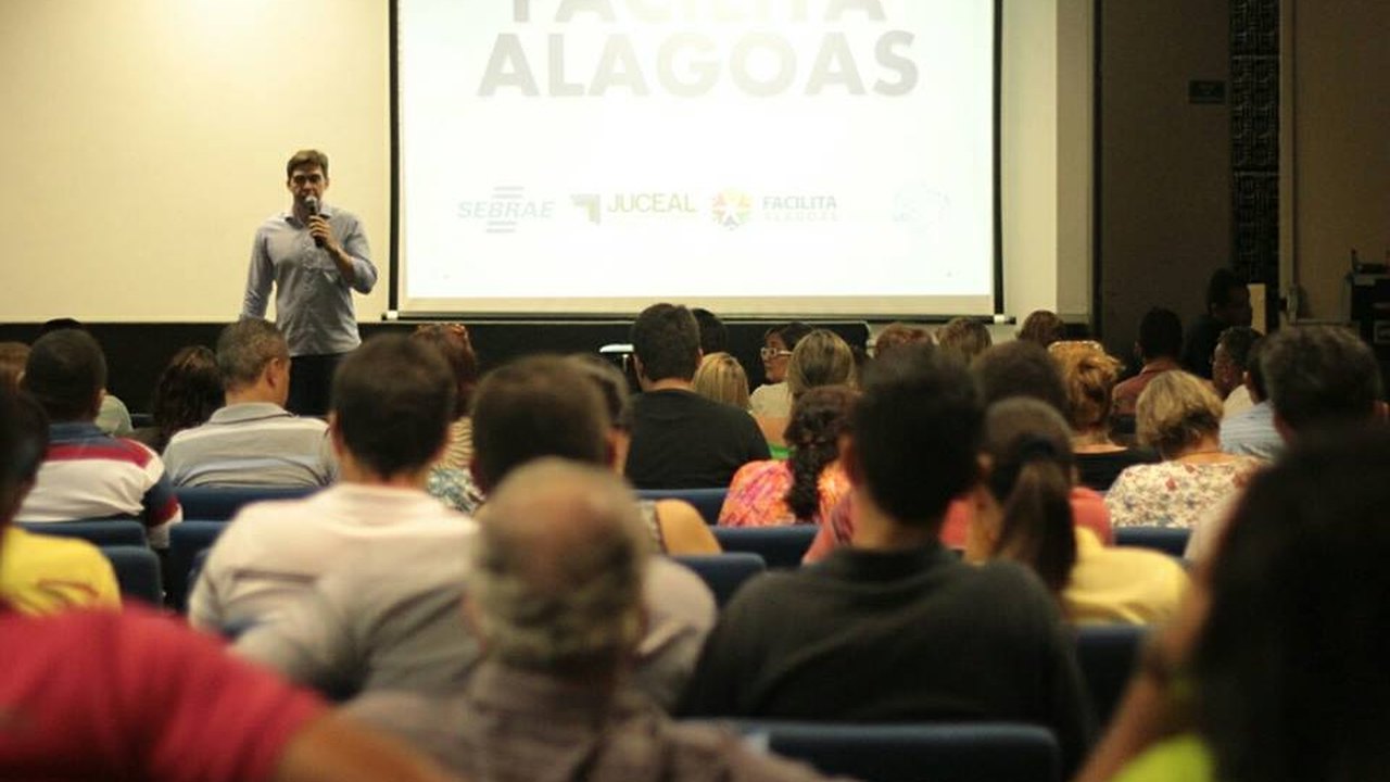 Servidores municipais são capacitados para gerenciar o portal Facilita Alagoas