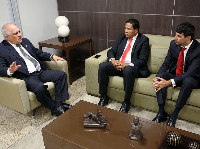 Prefeitura de Coruripe inicia projeto de esporte no Conjunto Nelson Costa