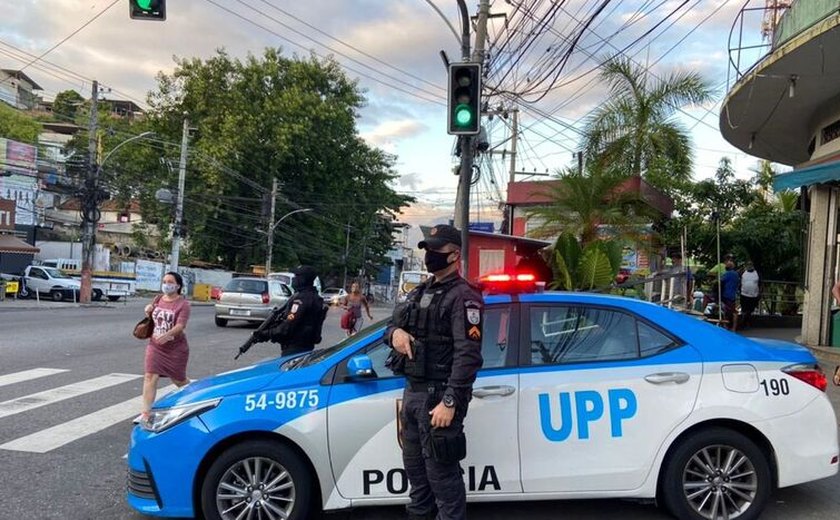 PM do Rio de Janeiro recebe coletes e armas não letais