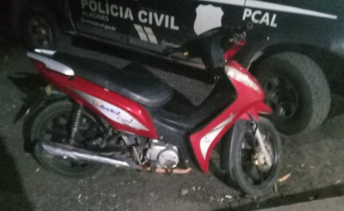 Motocicleta foi recuperada por militares