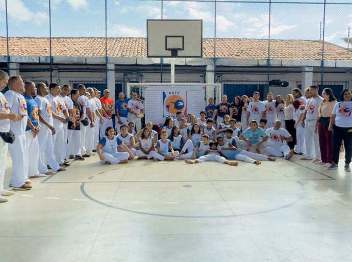 Arte Capoeira resgata identidade, fortalece vínculos e transforma vida de estudantes