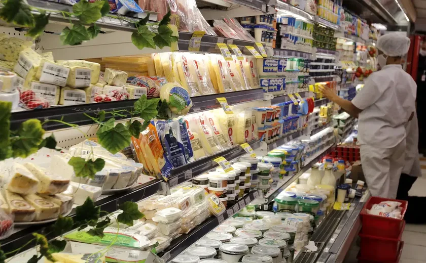 Alimentos e bebidas geram maior impacto na inflação de dezembro