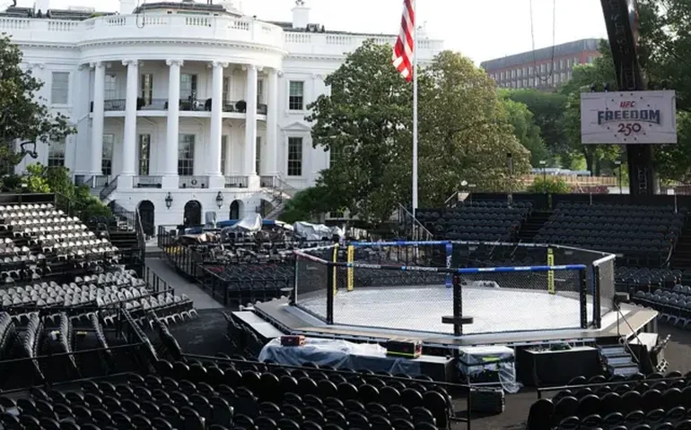 UFC na Casa Branca tem nocautes em todas as lutas e zebra de Gaethje no duelo principal