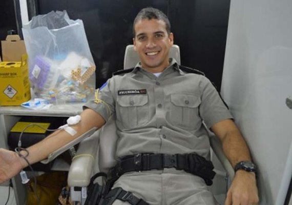 Cadetes da Polícia Militar participam de doação voluntária de sangue