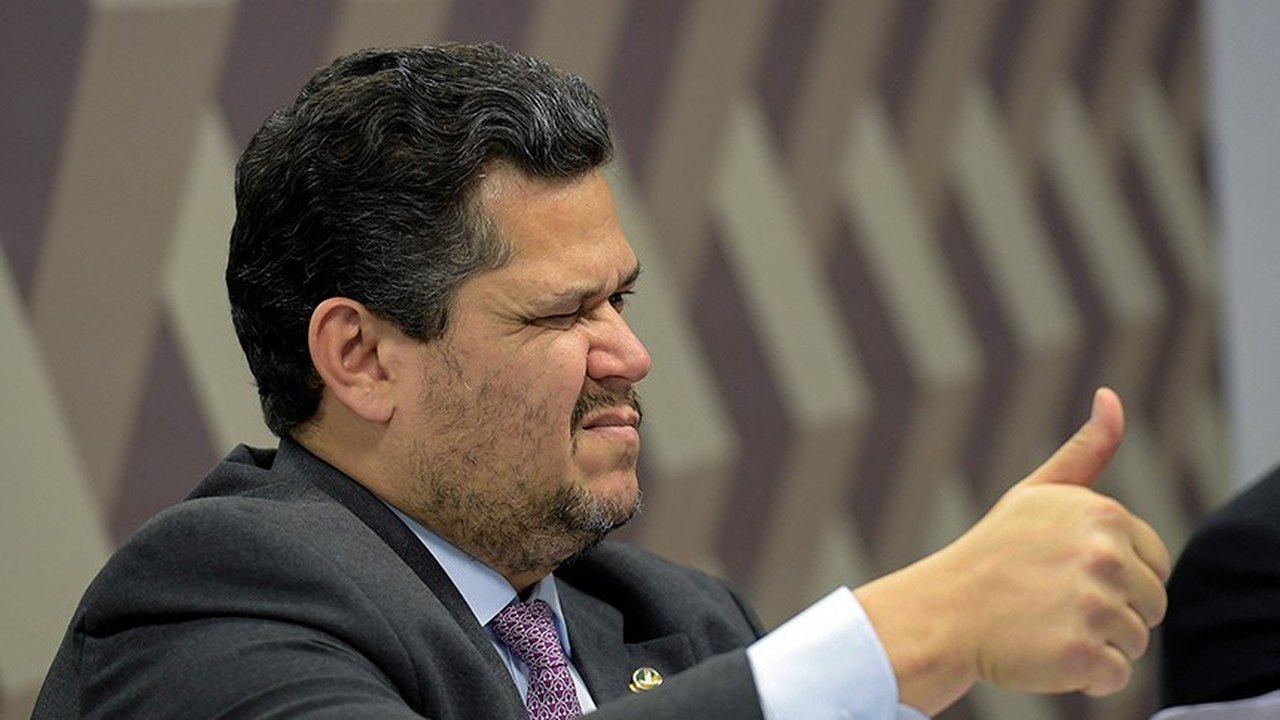 Davi retira trechos de veto à dosimetria de penas; decisão divide parlamentares