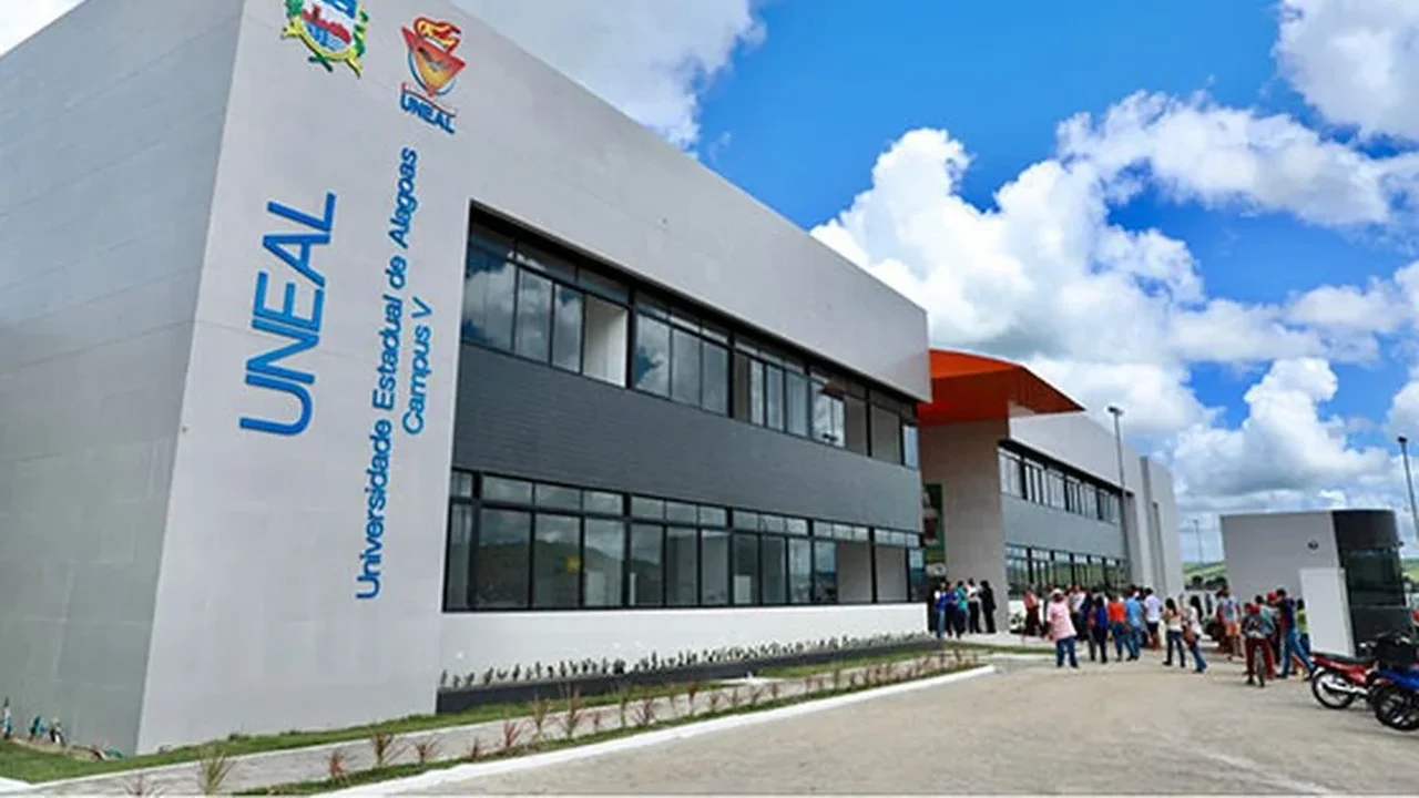 Governo inaugura sede da Uneal e entrega 80ª Creche Cria em Palmeira dos Índios