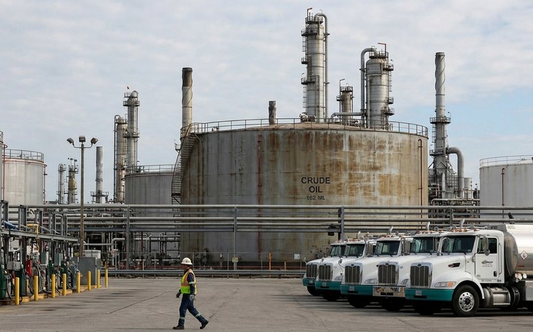 Estoques de petróleo caem nos EUA, mas gasolina e destilados sobem acima do esperado