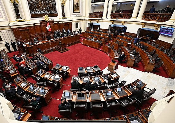 Presidente do Peru  é destituído e preso após tentativa de golpe