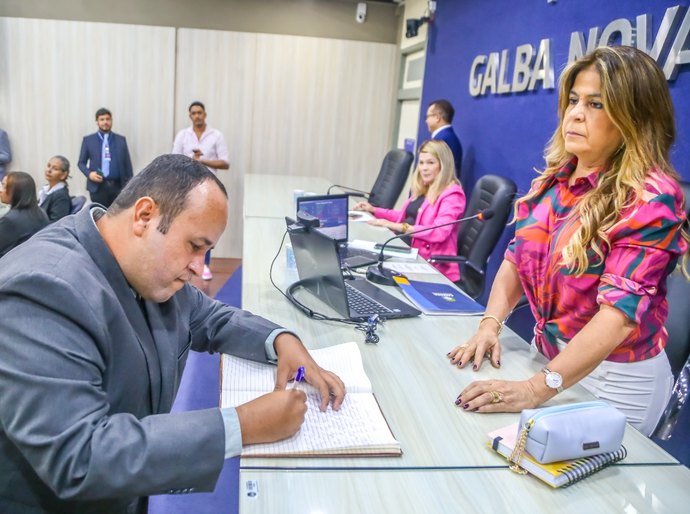 Zerisson toma posse como vereador em Maceió