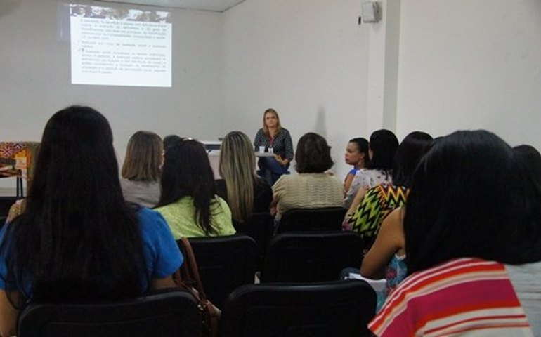 Técnicos discutem desafios no campo profissional para pessoas com deficiência