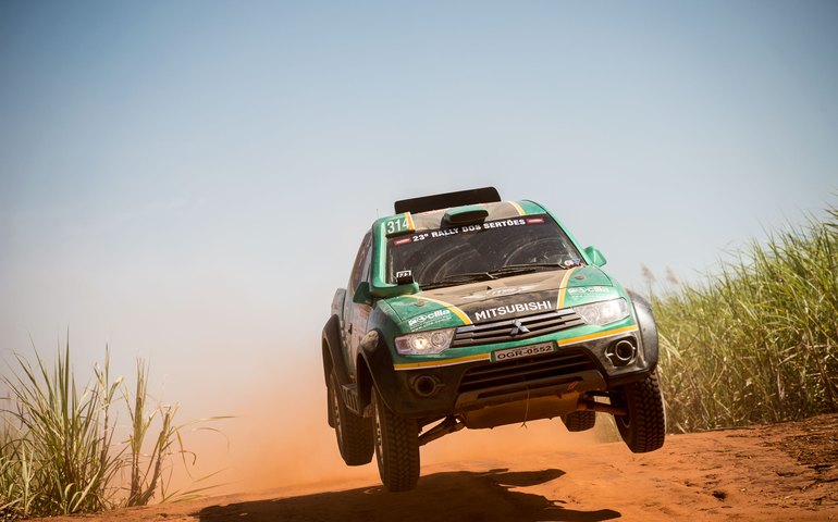 Navegador alagoano completa o Rally dos Sertões na terceira posição da categoria Protótipos