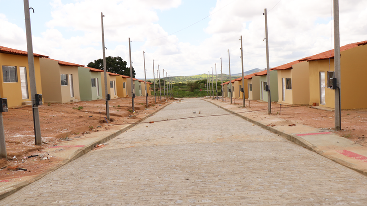 Seinfra fiscaliza construção de conjunto habitacional em Igaci