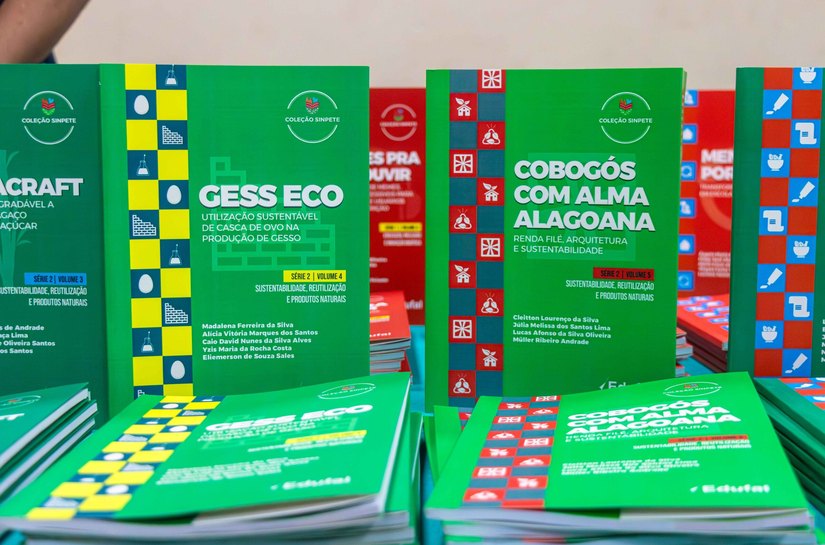 Alunos do SESI Alagoas participam do lançamento de livros na 11ª Bienal do Livro