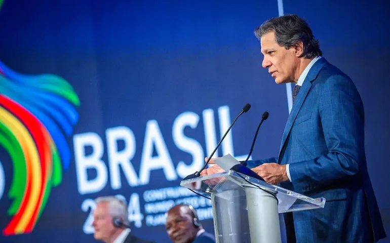 Haddad antecipa para esta quinta-feira retorno dos Estados Unidos