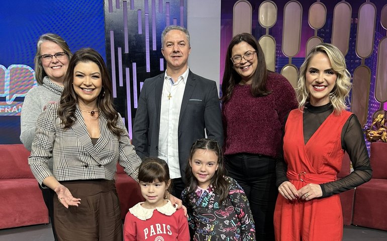 Família dos Devotos é destaque no “De Papo com Amanda Françozo”