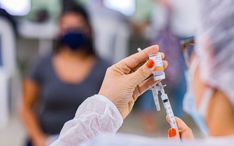 Grávidas vacinadas contra a covid-19 imunizam os bebês?