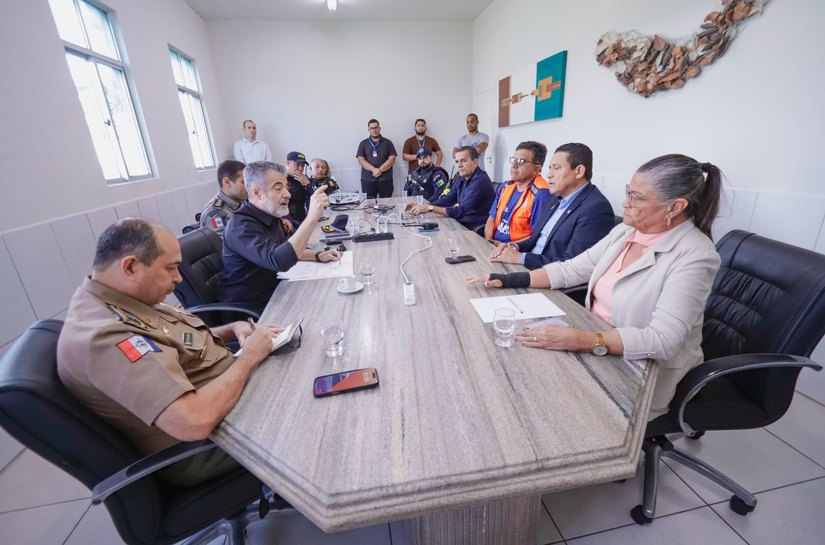 Prefeita de Palmeira se reúne com secretário Flávio Saraiva e comandante Paulo Amorim para discutir segurança pública