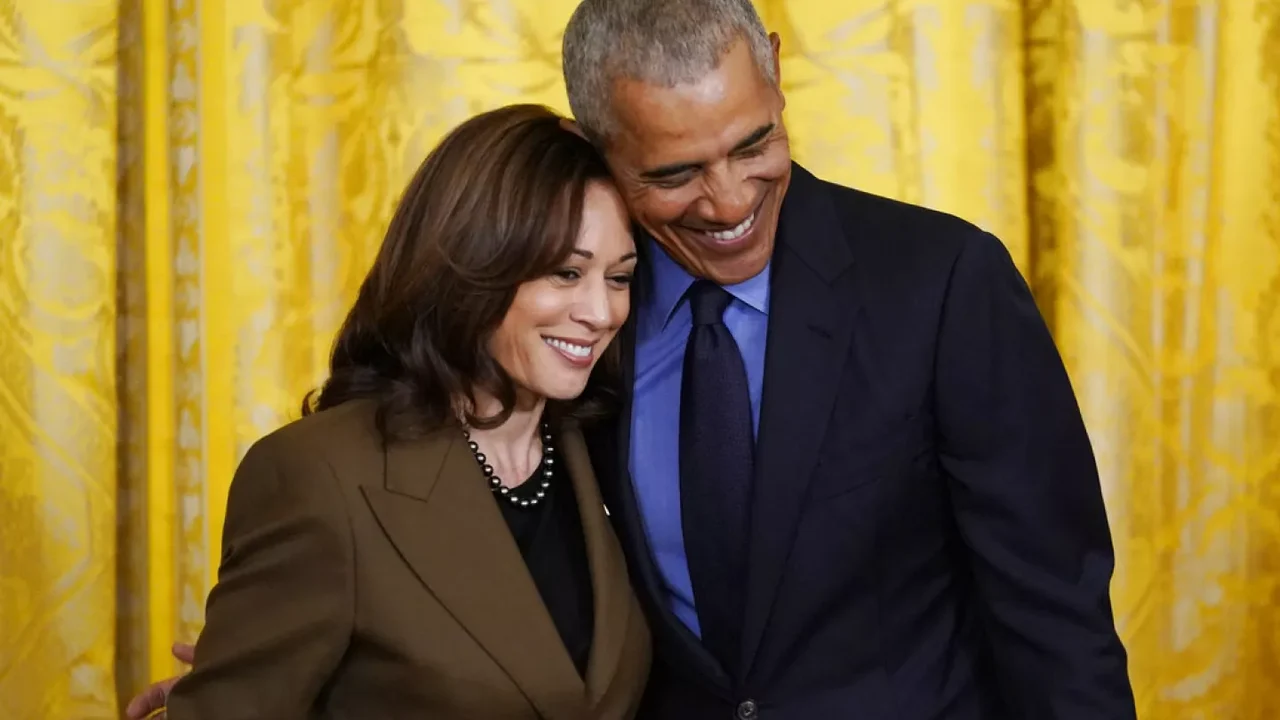 Com Barack e Michelle Obama, Convenção Democrata foca no futuro com Kamala Harris