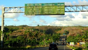 Sete homens assaltam passageiros de ônibus na divisa entre Sergipe e Bahia