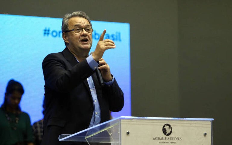 Discutido projeto que concede comenda ao pastor Samuel Câmara
