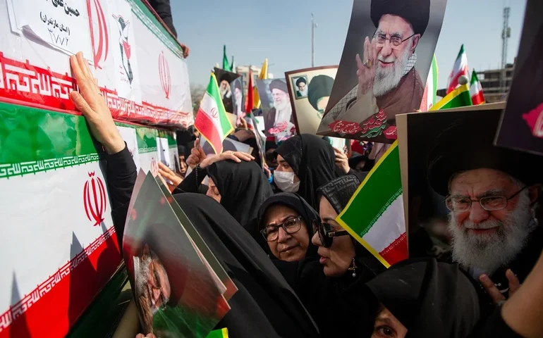 Trump afirma querer participar da escolha do próximo líder do Irã, enquanto a guerra se alastra pela região