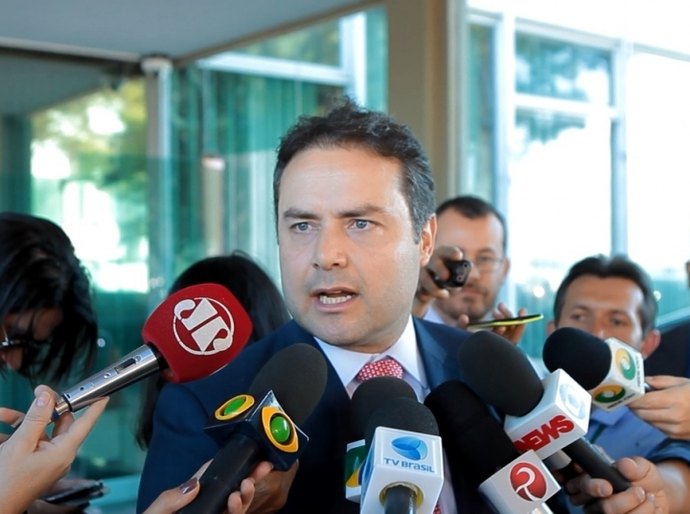 Estados do NE buscam compensação financeira junto à União, diz Renan Filho