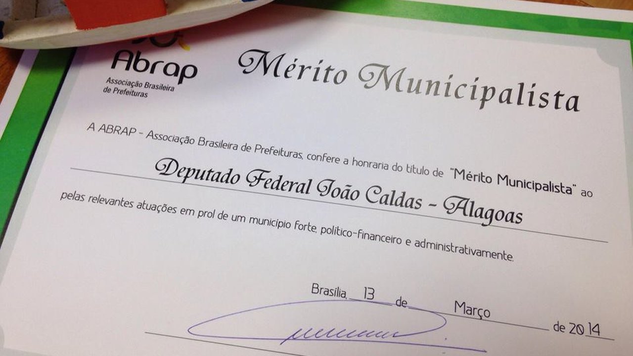 João Caldas recebe ‘Mérito Municipalista’ da Associação Brasileira de Prefeituras