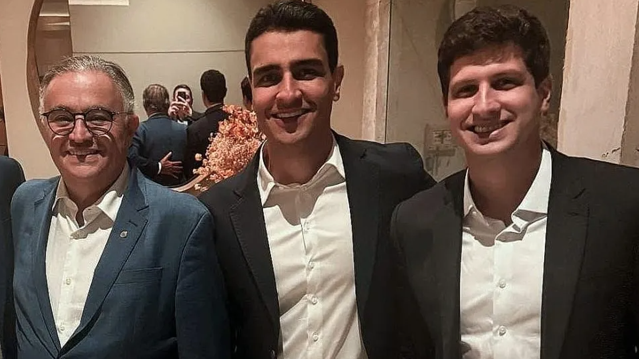 A imagem dos Joãos que pode responder sobre o futuro de JHC. Será?
