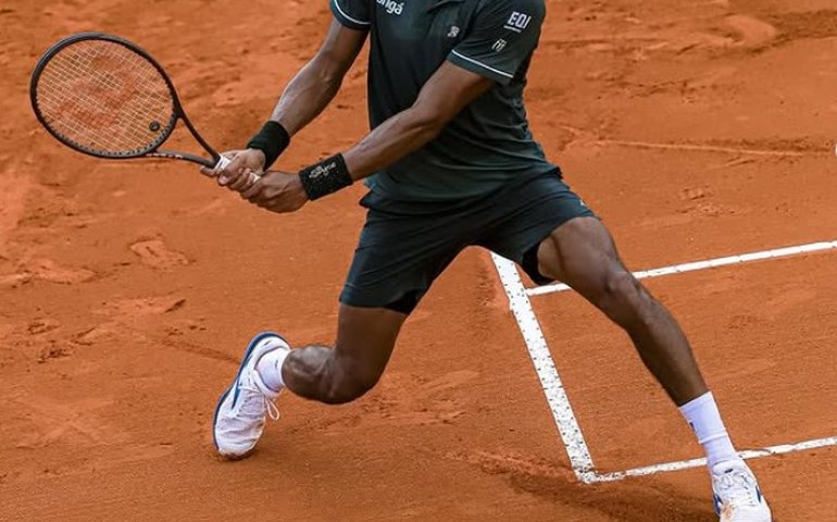 Thiago Monteiro sai na frente, mas perde de virada no quali de Madrid