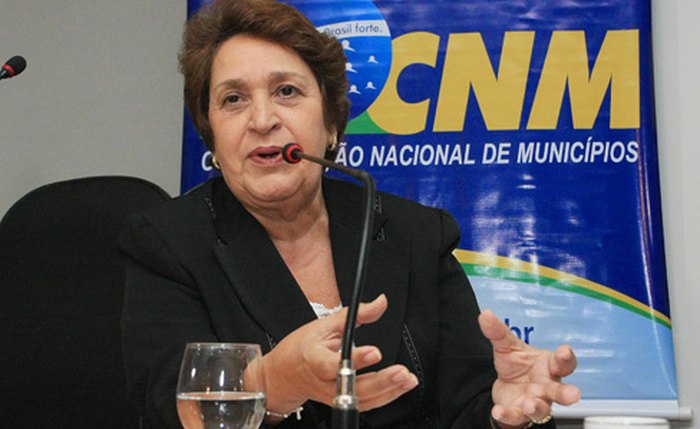 Renilde Bulhões é acusada por omissão de prestação de contas