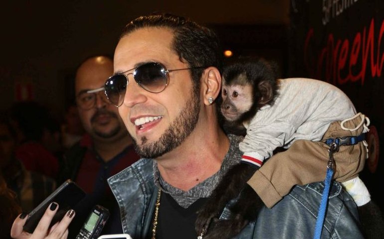 Chamar Babu Santana de Tim Maia brasileiro é ‘licença poética’, explica Latino