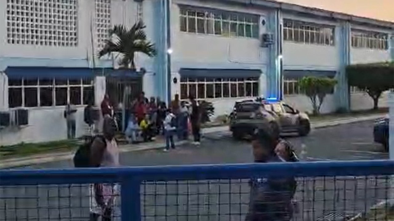Eleitores relatam urnas fechadas e falta de transporte em Salvador