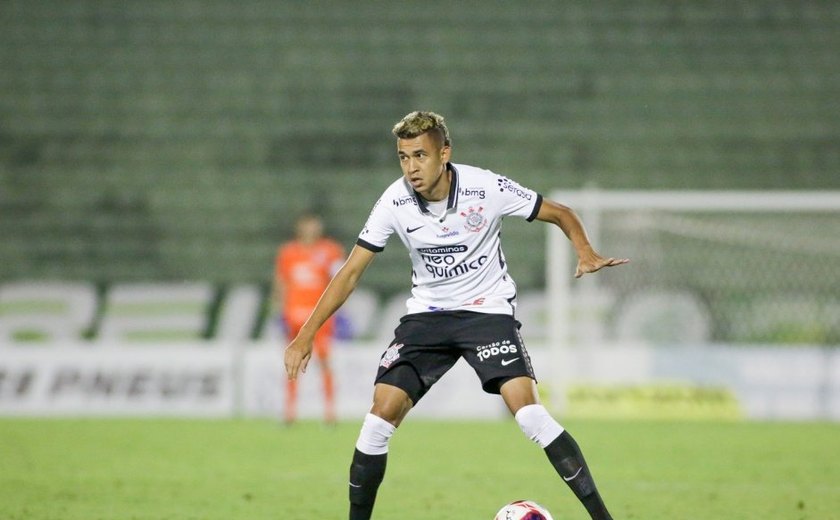 Corinthians treina sem Cantillo e tem retorno de Lucas Piton