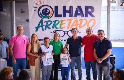 Prefeitura de Coruripe lança Programa Olhar Arretado e entrega primeiros 150 óculos a estudantes da rede municipal